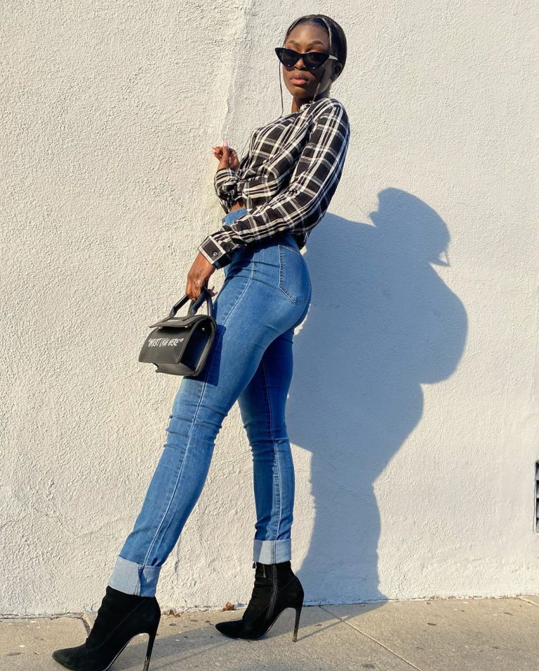 (07 Photos) Mame Diarra « Sen Petit Gallé » fait sensation sur la toile