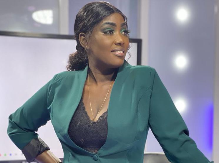 (11 Photos) Dior Mbaye revient en force: Admirez son Sagnsé , Hanches bien taillées, Sagnsée de prestige