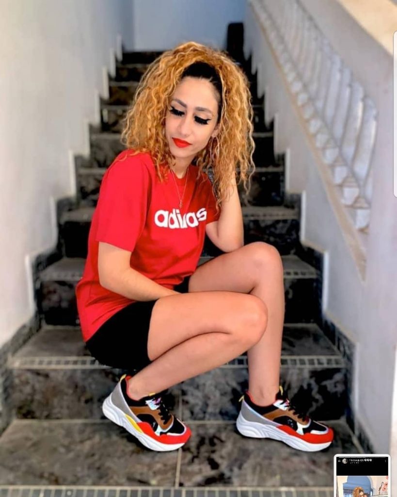 Jihanne L’épouse du défenseur Sénégalais, Pape Abou Cissé prend du bon temps avec sa fille