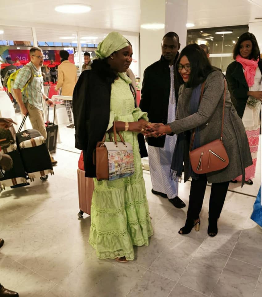 (07 photos) l’arrivée de Sokhna Bator Thioune à Paris