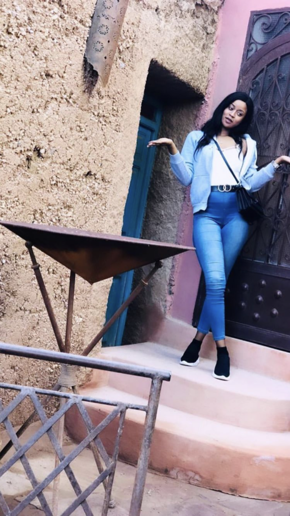 (Photos) Mauritanie: Souadou Sy alias Nabou de série « Pod et Marichou » de retour à son pays d’origine