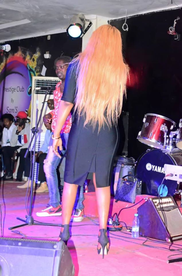 Photos: La Chanteuse Titi la "lionne" encore plus belle à la soirée de Sam’s Prestige
