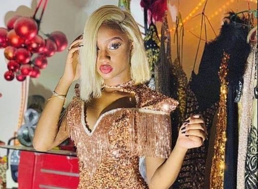 07 Photos – La jeune chanteuse Astar dévoile de nouveaux clichés et fait sensation