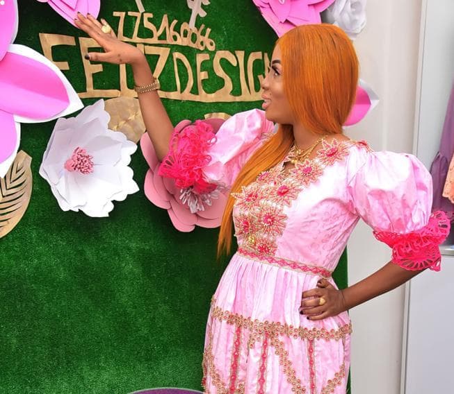 20 Photos – Mode vendredi: Marie Pierre, rayonnante en “Sagnsé” Sénégalaise