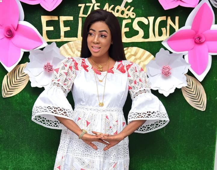 20 Photos – Mode vendredi: Marie Pierre, rayonnante en “Sagnsé” Sénégalaise