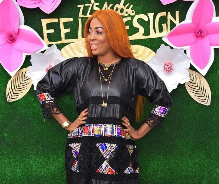 20 Photos – Mode vendredi: Marie Pierre, rayonnante en “Sagnsé” Sénégalaise