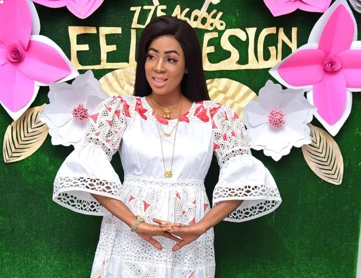 20 Photos – Mode vendredi: Marie Pierre, rayonnante en “Sagnsé” Sénégalaise