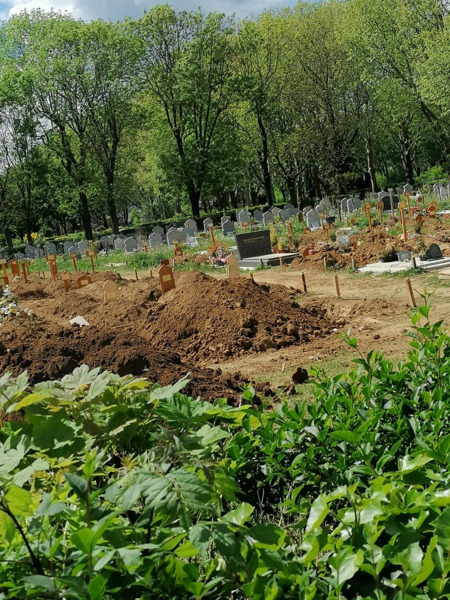 (Photo) Covid-19 : Une famille sénégalaise enterre un des ...