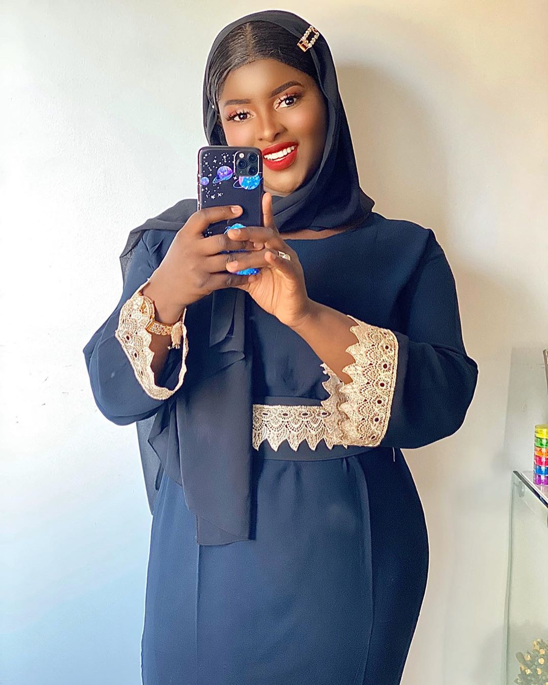 ( 12 Photos ): Hanches bien taillées, Abiba , une vraie Jongoma qui brille dans ses …