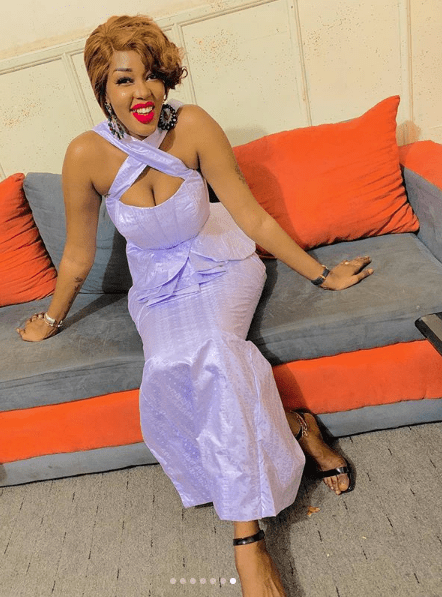 (15 Photos) Ya Awa Rassoul de la Sen Tv perturbe la concurrence avec ses 03 différentes “Sagnsés” à vous couper le souffle