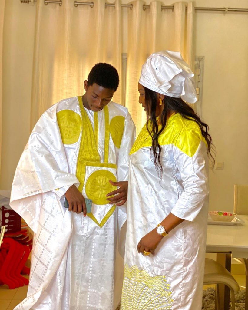 ( 07 PHOTOS ) Le sagnsé “super ndaanan” du fils d’Aly Ngouille Ndiaye avec sa mere