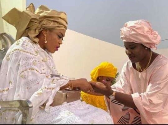 (05 Photos) Comment Sokhna Aida a passé la Korité en Famille