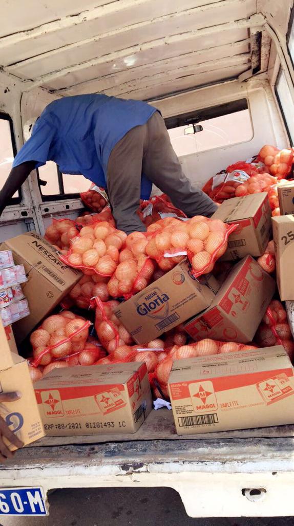 Photos - Fête de la korité : Le groupe Safari offre des vivres à Wakam et à la Médina