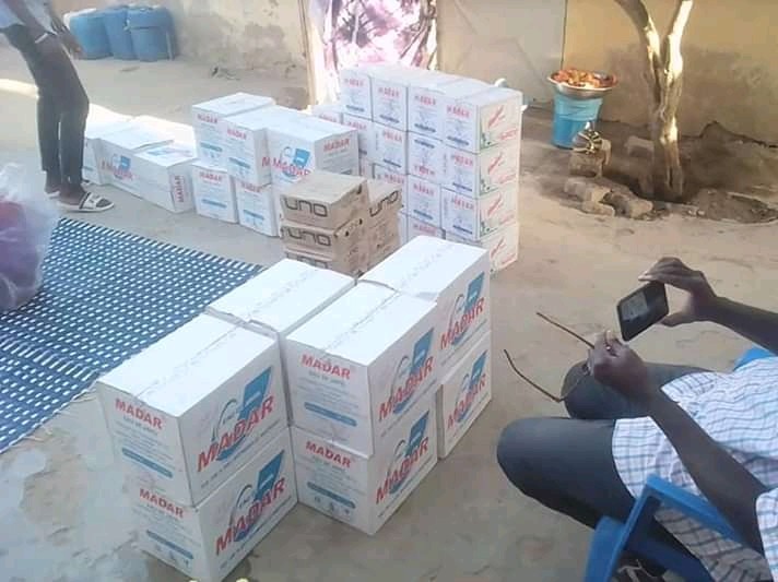 Photos-Dagana : Voici les images des 2 jeunes en opération de désinfection arrêtés