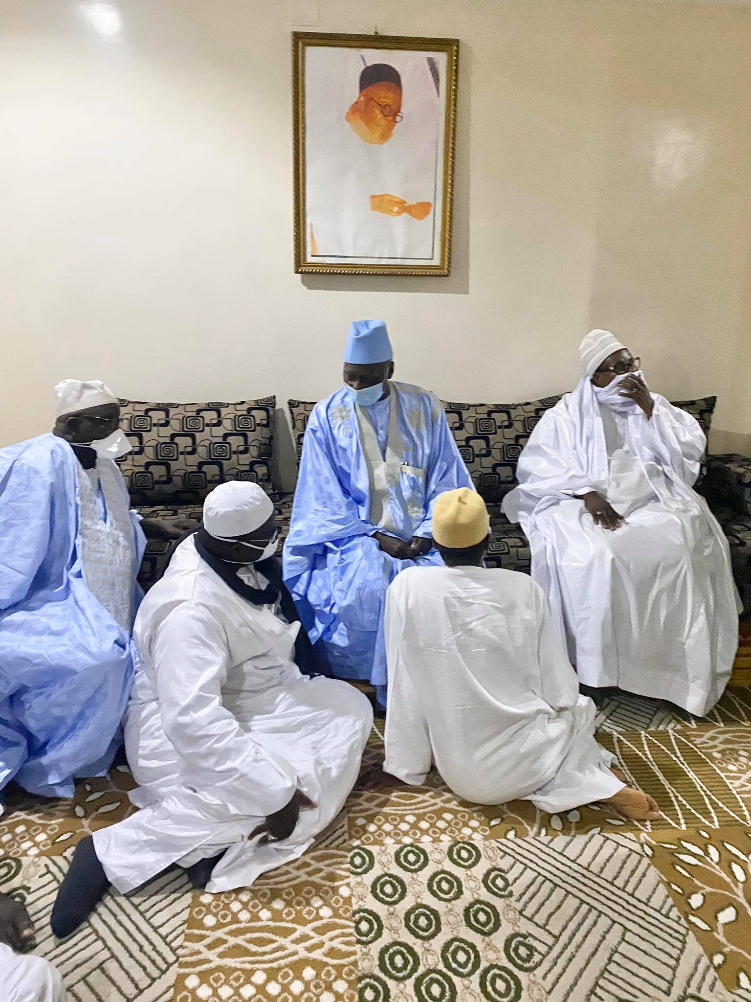 (30 Photos) Serigne Bass Abdou Khadre à Tivaouane pour présenter ses condoléances
