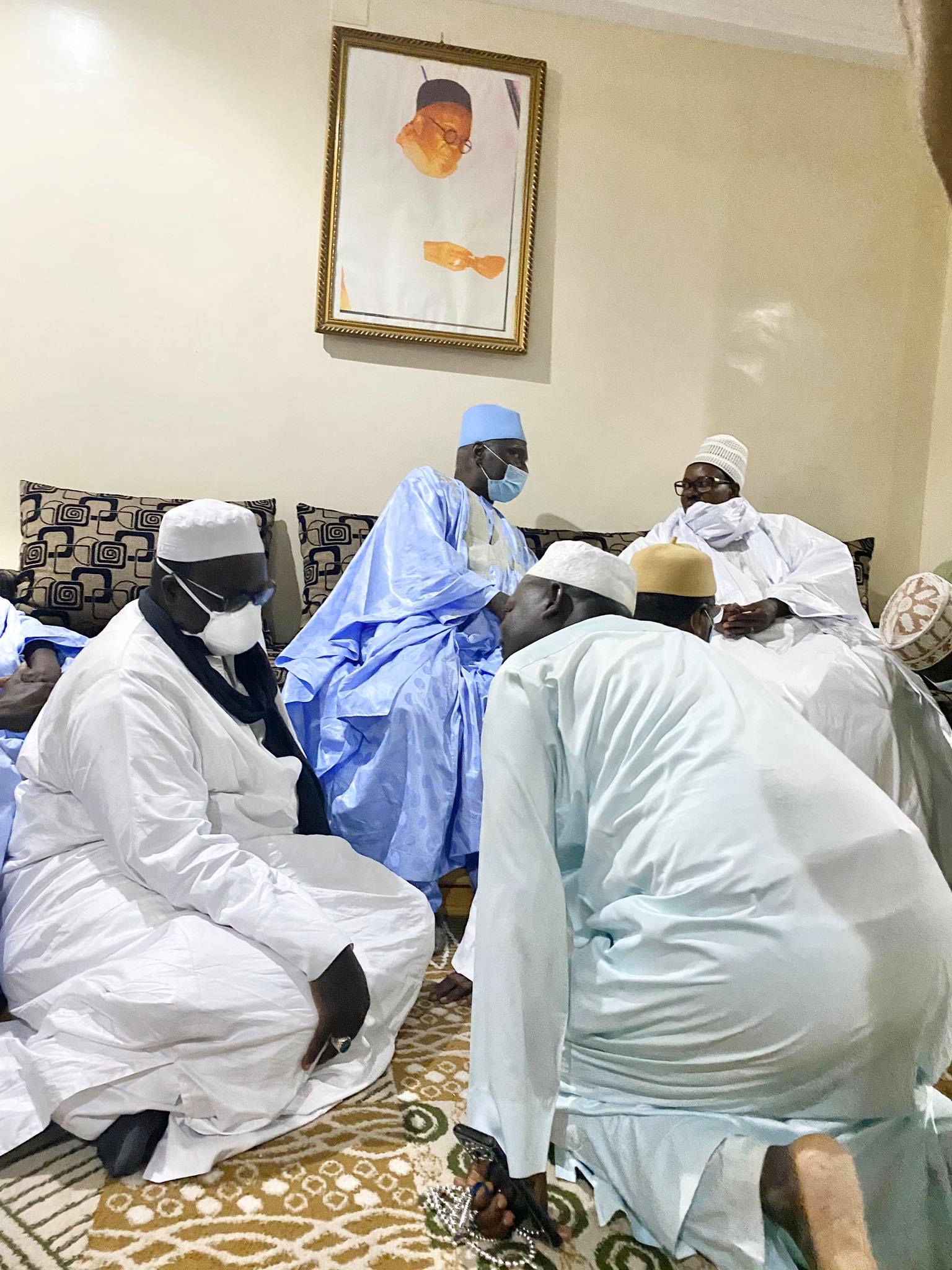 (30 Photos) Serigne Bass Abdou Khadre à Tivaouane pour présenter ses condoléances