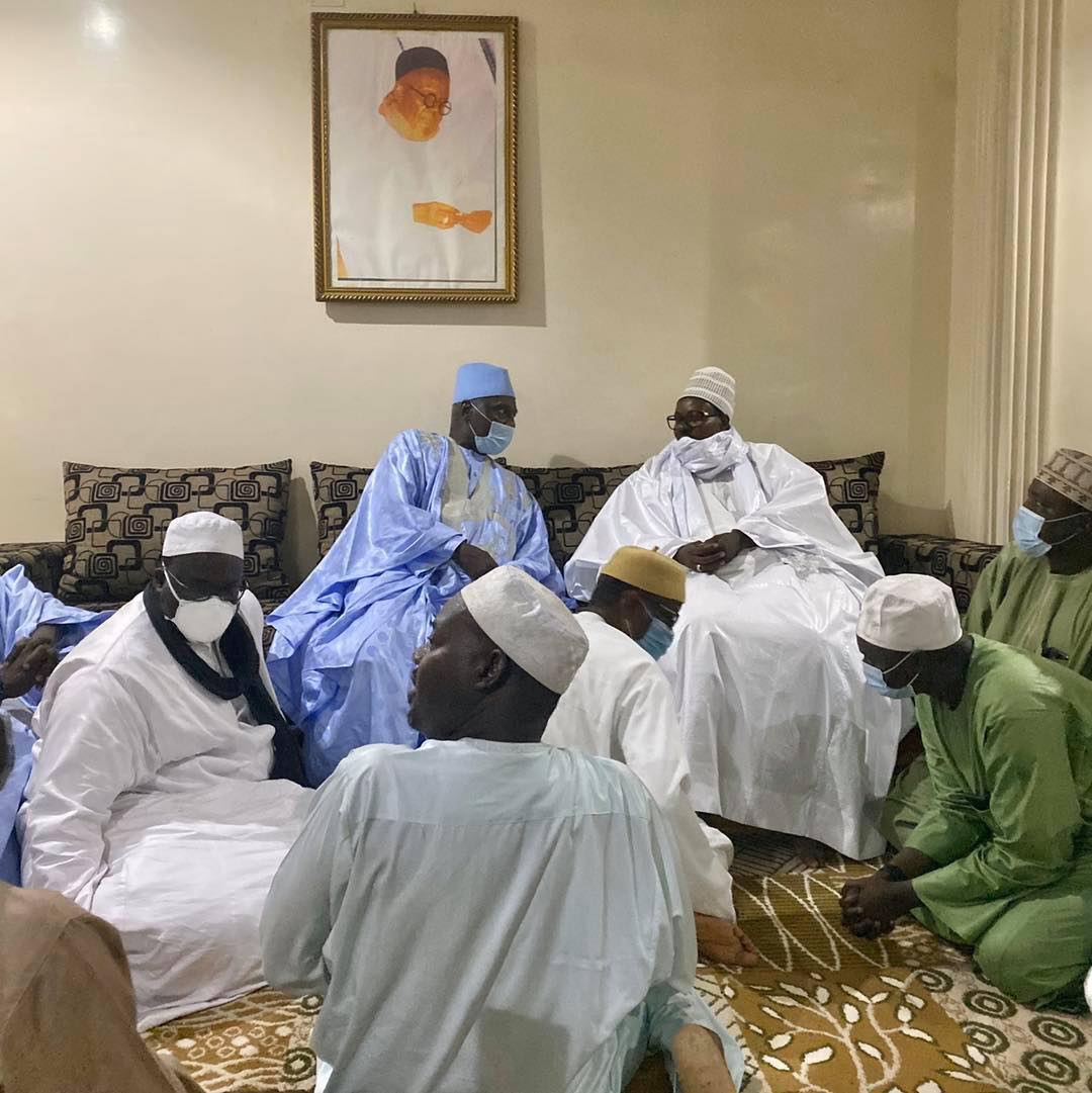 (30 Photos) Serigne Bass Abdou Khadre à Tivaouane pour présenter ses condoléances