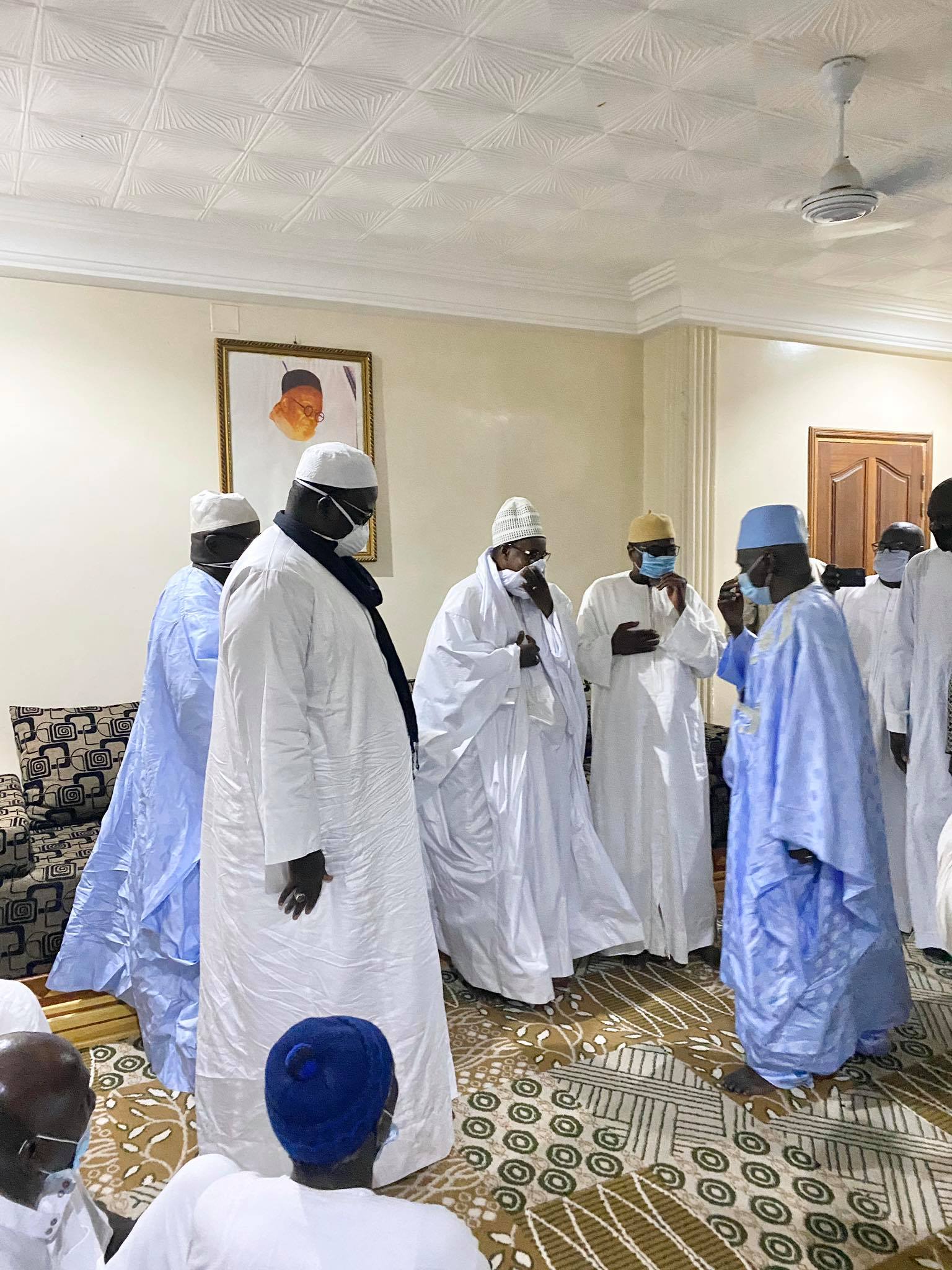 (30 Photos) Serigne Bass Abdou Khadre à Tivaouane pour présenter ses condoléances