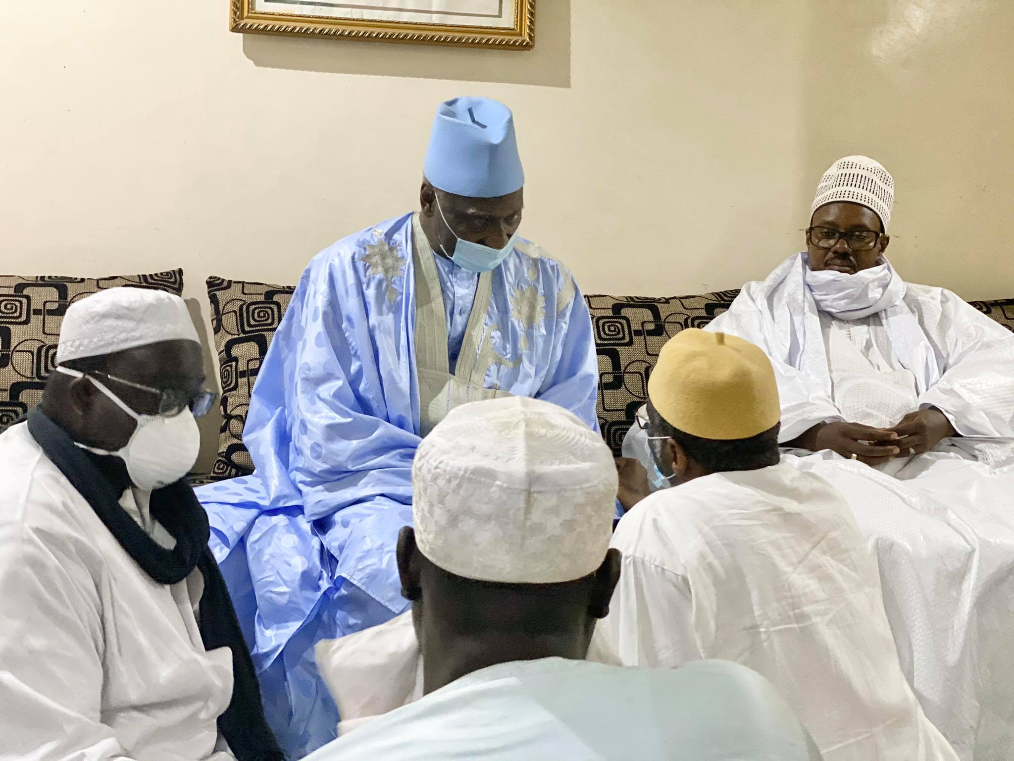 (30 Photos) Serigne Bass Abdou Khadre à Tivaouane pour présenter ses condoléances