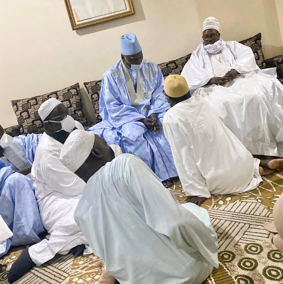 (30 Photos) Serigne Bass Abdou Khadre à Tivaouane pour présenter ses condoléances