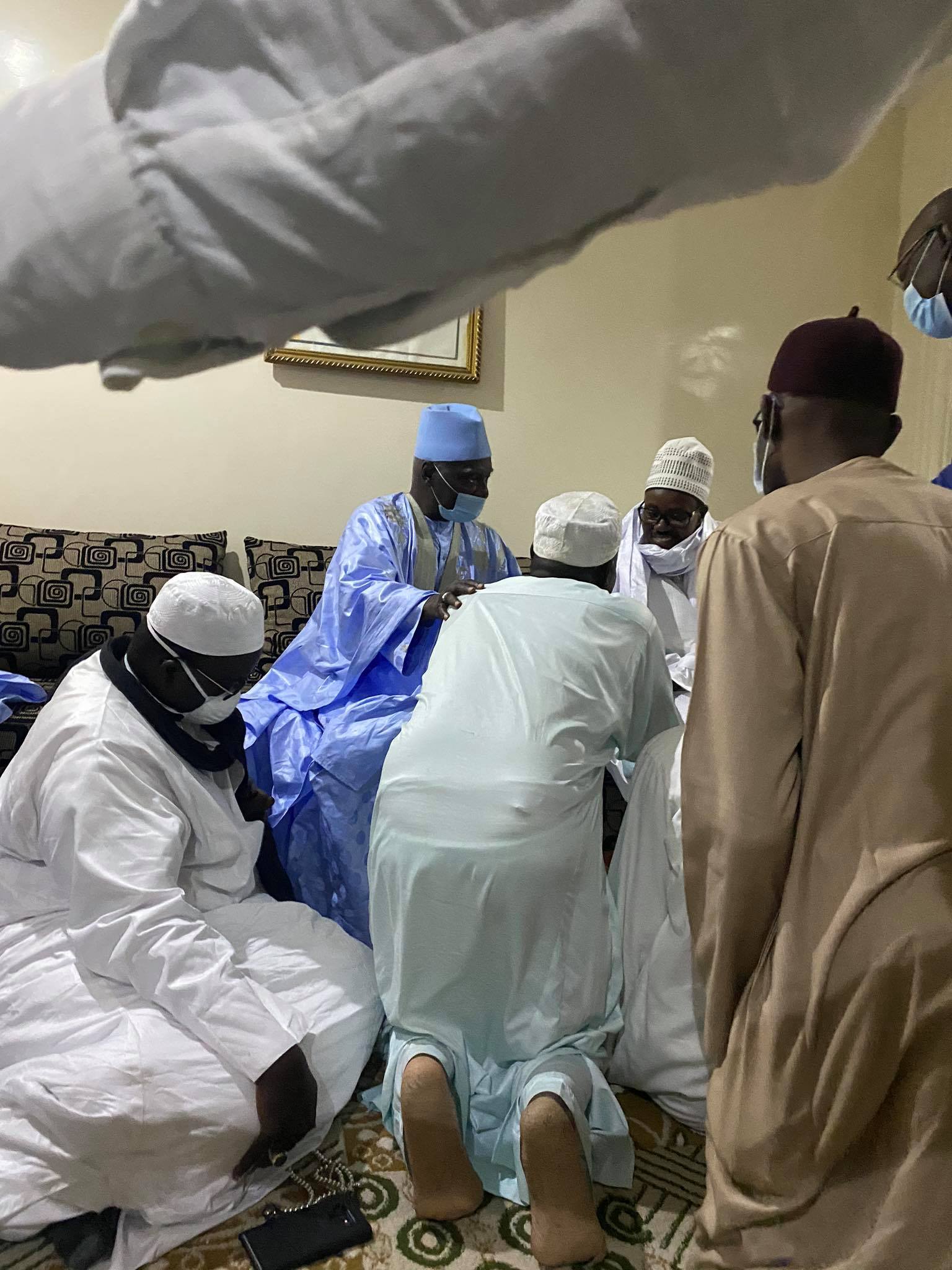 (30 Photos) Serigne Bass Abdou Khadre à Tivaouane pour présenter ses condoléances