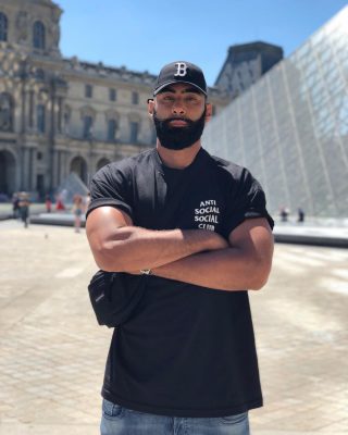 Photos - Habitué à la barbe chic, voici le nouveau look de "La Fouine"