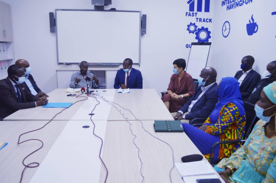 06 Photos: Signature d'un mémorandum de partenariat entre la SONAPAD et Comité National d'Organisation des Jeux olympiques de la Jeunesse (Dakar 2022)