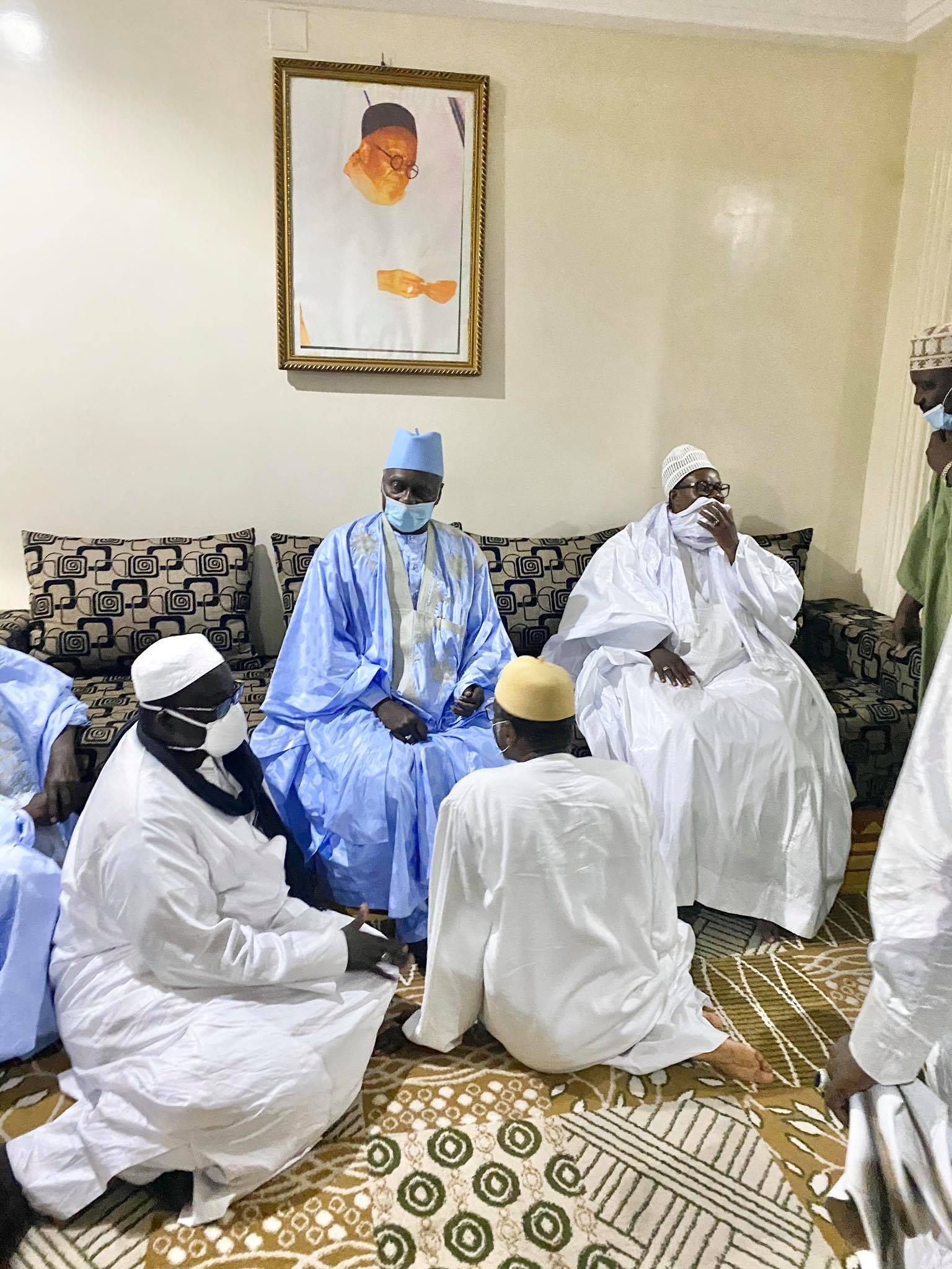 (30 Photos) Serigne Bass Abdou Khadre à Tivaouane pour présenter ses condoléances