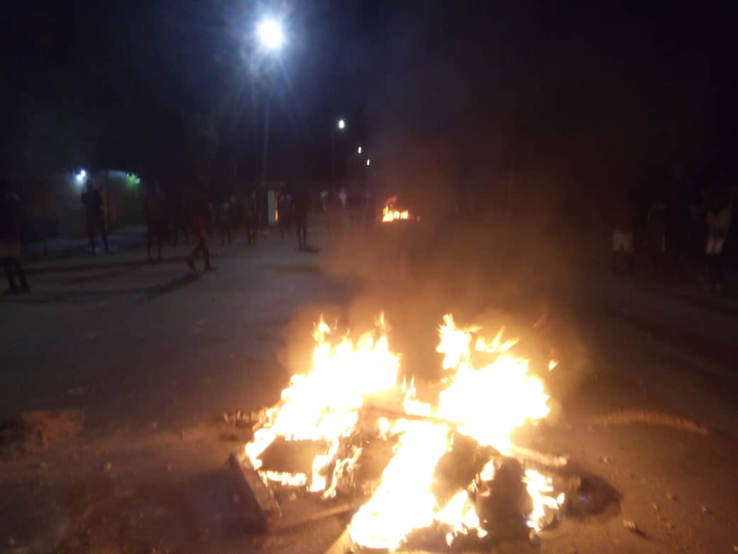 Levée du couvre-feu à Ziguinchor : les jeunes en furie affrontent les forces de l'ordre