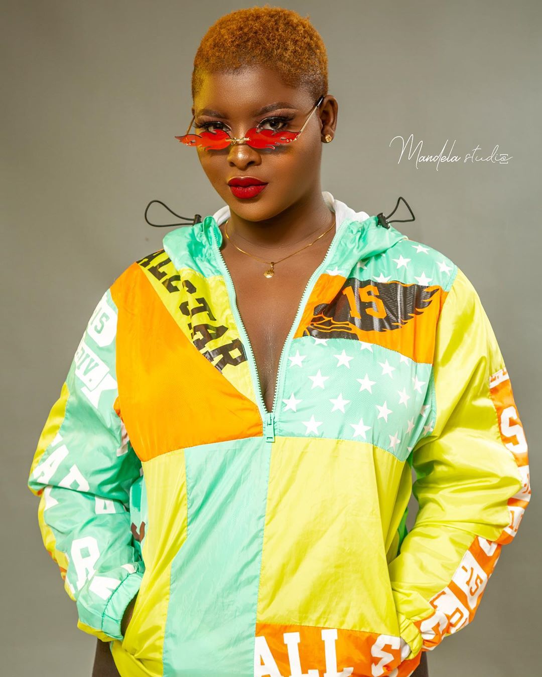 05 Photos - Abiba change de look et surprend ses fans