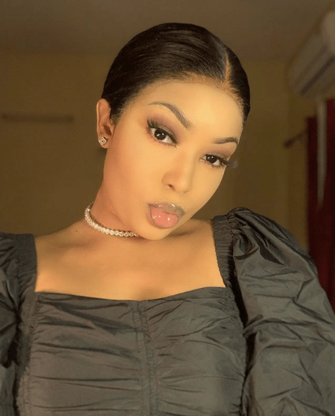 (05 Photos) Soukeyna torride L’actrice (en montre beaucoup) et affole la Toile