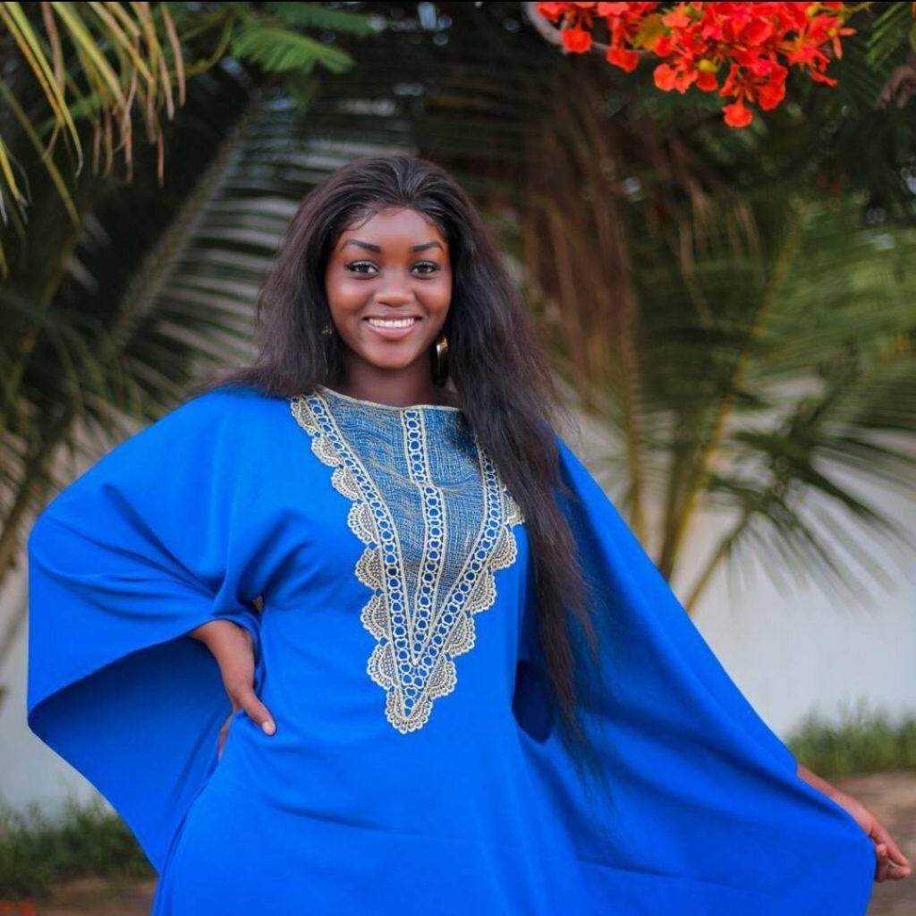 (13 Photos) Diarra Thiès en mode typiquement traditionnelle…