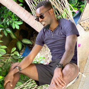 ( 12 Photos ) Pape Ndiaye Souaré se la coule douce avec sa famille à Dakar