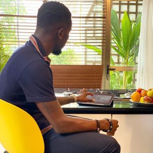 ( 12 Photos ) Pape Ndiaye Souaré se la coule douce avec sa famille à Dakar