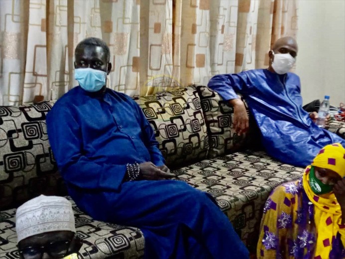 (30 Photos) Serigne Bass Abdou Khadre à Tivaouane pour présenter ses condoléances