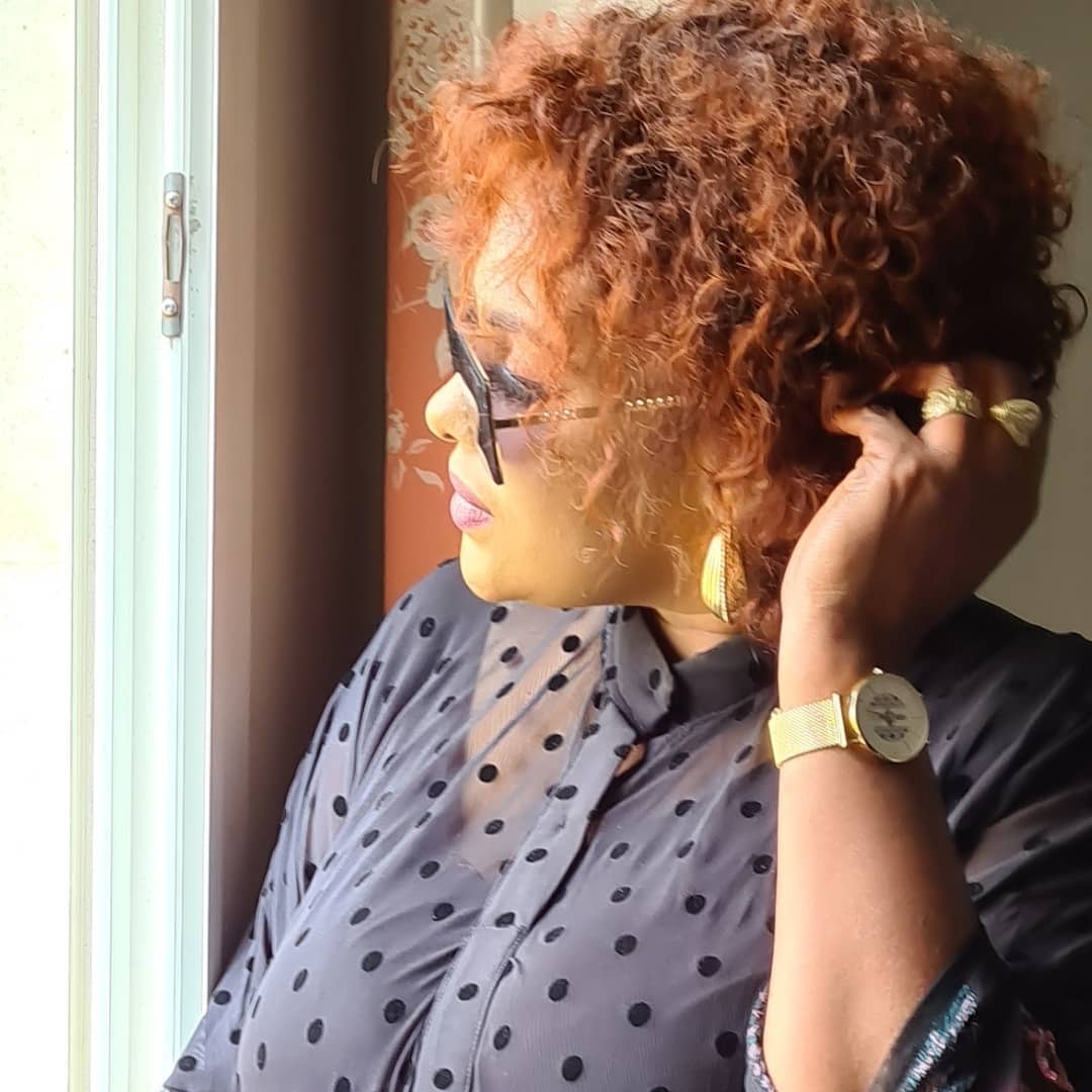 (03 Photos) Admirez toute l’élégance de Adja qui brille de mille feux en cette période de Covid19