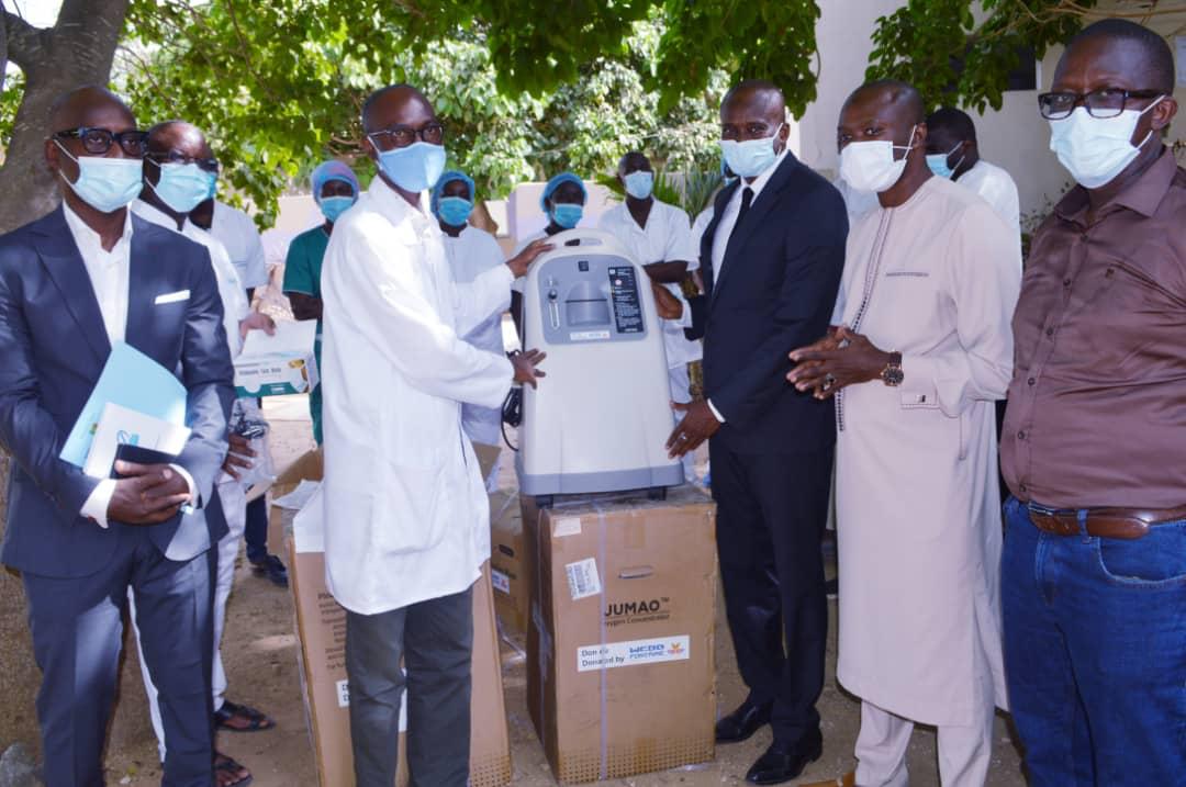 PAD : Ababacar Sedikh Bèye remet 10 concentrateurs à oxygène aux autorités sanitaires