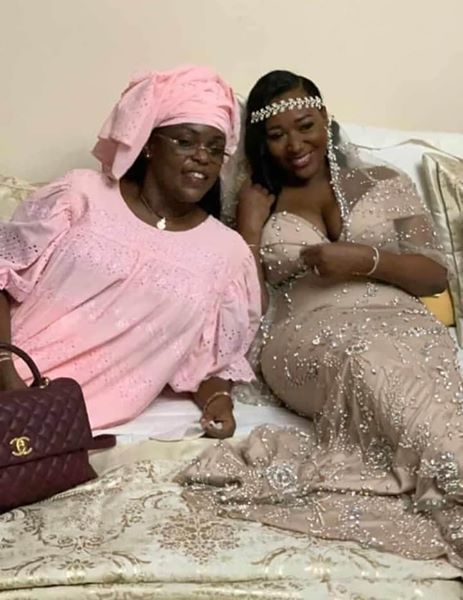 (Arrêt sur image) Mariage de la fille de l’ancien ministre Ousmane Masseck Ndiaye : Marième Faye Sall toute ravissante