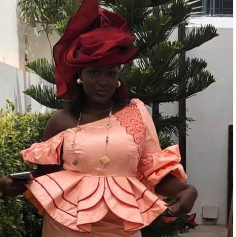 (Photos) Amsa de « Maîtresse d’un homme marié », dans une « taille basse » très chic. Admirez !