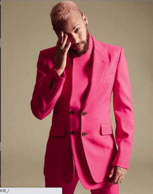 20 Photos : Regardez le look de Neymar sans maillot