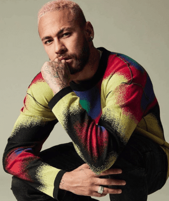 20 Photos : Regardez le look de Neymar sans maillot