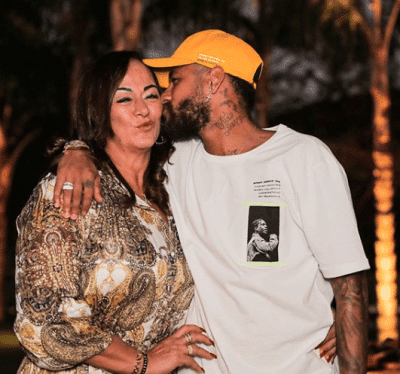 20 Photos : Regardez le look de Neymar sans maillot