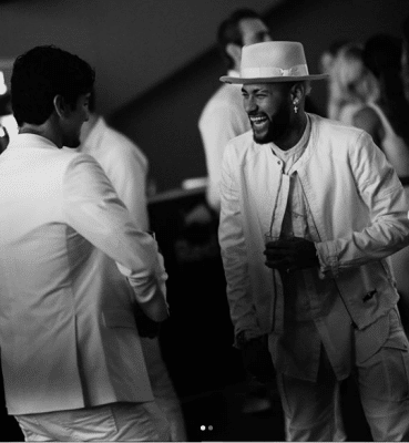 20 Photos : Regardez le look de Neymar sans maillot