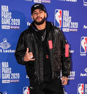 20 Photos : Regardez le look de Neymar sans maillot