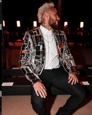 20 Photos : Regardez le look de Neymar sans maillot