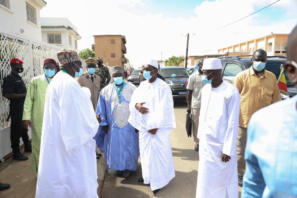 ( 05 Photos ) Macky à Thiénaba et à Tivaouane pour présenter ses condoléances