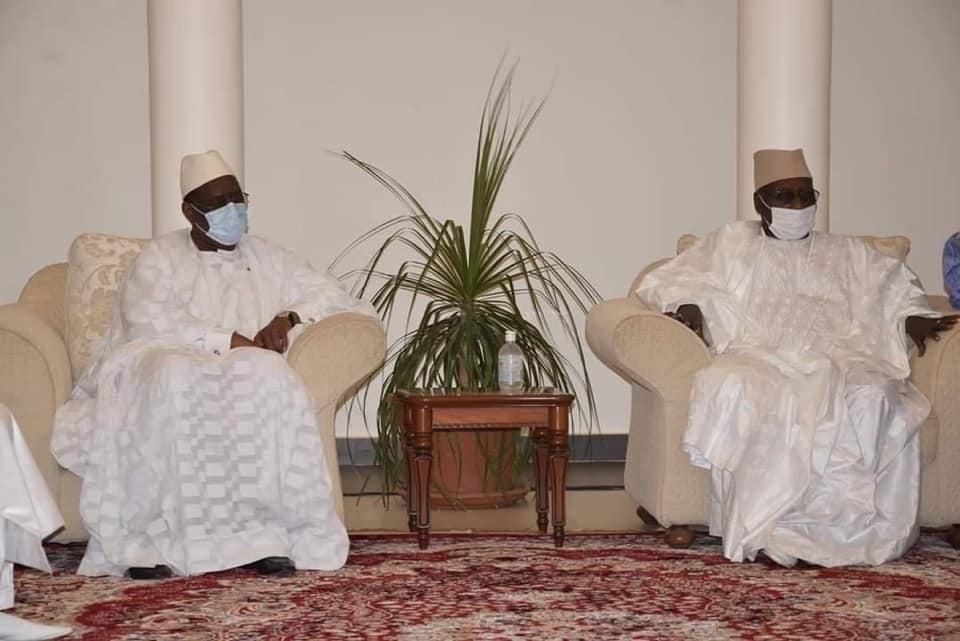 ( 05 Photos ) Macky à Thiénaba et à Tivaouane pour présenter ses condoléances