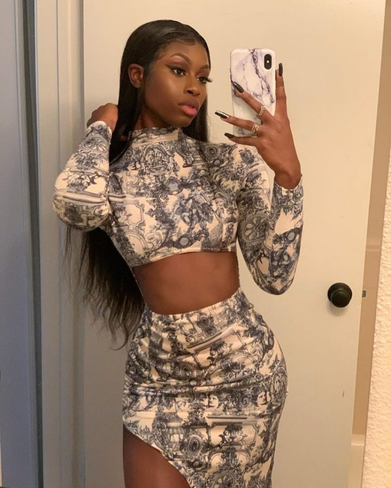 (19 Photos) Diarra Sylla de Sen Petit Gallé secoue le web avec ses clichés torrides…