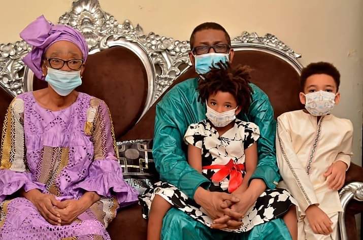 (03) Photos : Youssou Ndour fête la Tabaski en respectant le port de masque