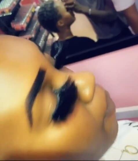 Tendances Tabaski – Les khef 3D « faux cils » de cette fille font le buzz sur les réseaux sociaux